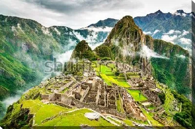 Руины древнего города империи инков Мачу-Пикчу в Перу