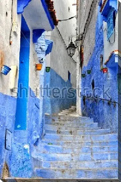 Постер Типичная улочка марокканского города Шефшауэн