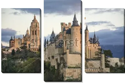 Роскошный вид на старинные замки испанского города Сеговия в провинции Кастилия и Леон