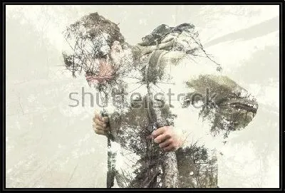 Картина Двойная экспозиция мужчины с рюкзаком в лесу