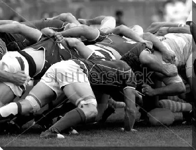 Постер Командная борьба за мяч во время матча по регби