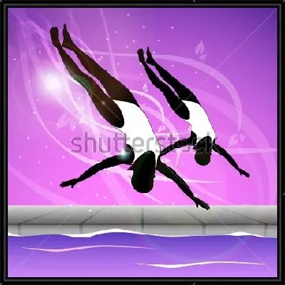 Дуэт девушек выполняет синхронный прыжок в воду