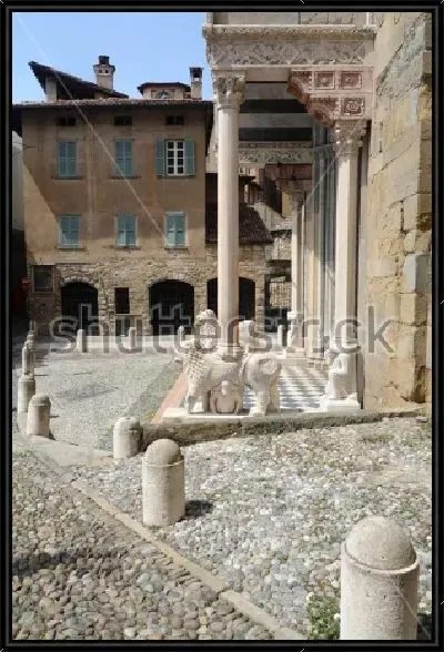 Картина Красивая улица старого города в Бергамо