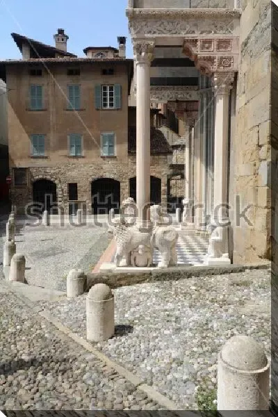 Постер Красивая улица старого города в Бергамо