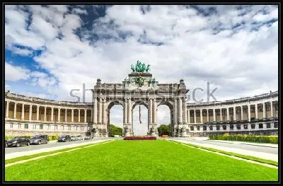 Парк пятидесятилетия в Брюсселе с Триумфальной аркой