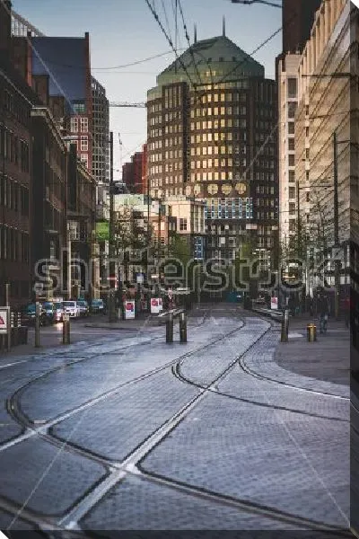 Постер Трамвайные пути в центре вечерней Гааги