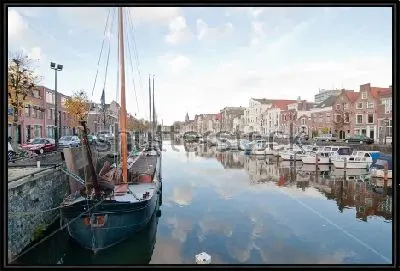 Картина Историческая портовая часть Роттердама с парусниками и лодками