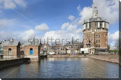 Постер Красивый вид старинную водонапорную башню Роттердама