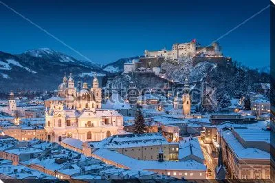 Постер Красивая панорама зимнего Зальцбурга с главной исторической крепостью на дальнем плане