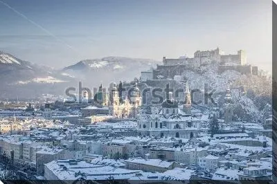 Красивая панорама зимнего Зальцбурга