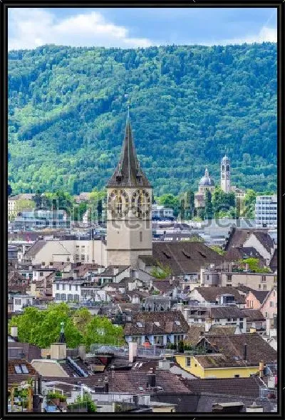 Картина Вид на исторический центр Цюриха с часовней собора Святого Петра в центре на фоне красивого горного пейзажа