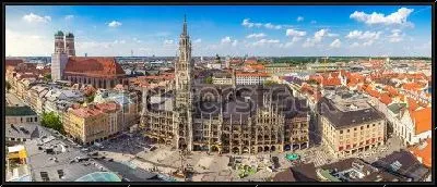 Картина Развёрнутая панорама Мюнхена с видом на Новую ратушу на площади Мариенплатц 