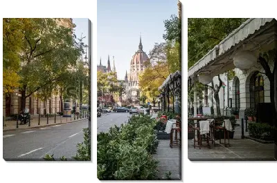 Улица с видом на здание Венгерского Парламента Будапешта