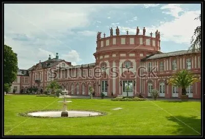 Картина Красивый внутренний сад Дворца Бибрих в Висбадене