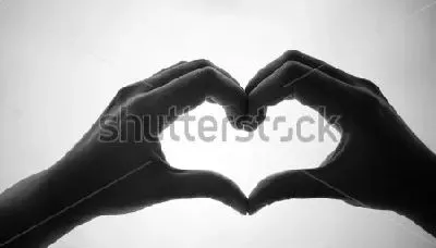 Плакат Соединённые в фигуре сердечка руки