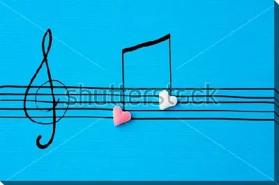 Музыка двух сердец - сердца в виде нот на нотном стане со скрипичным ключом на голубом фоне