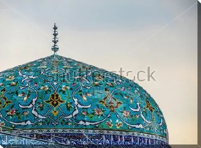 Постер Фрагмент расписанного красивым цветочным орнаментом купола храма в Куала-Лумпуре