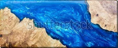 Картина маслом Лазурная река - яркое контрастное сочетание оттенков синего и бежевого цвета