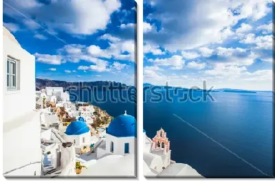 Модульная картина Красивый пейзаж с видом на море и небо со стороны улицы с белоснежными домами и синими куполами в Санторини (Греция)