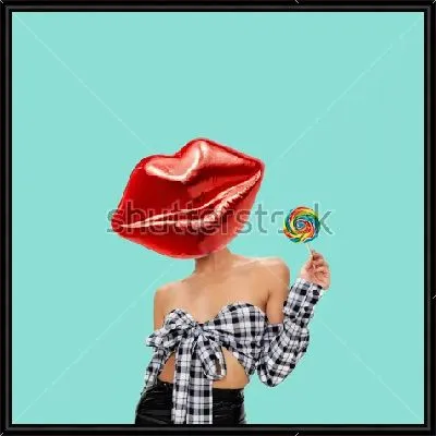 Яркий летний коллаж с полураздетой девушкой, разноцветным леденцом на палочке и огромными алыми губами вместо головы