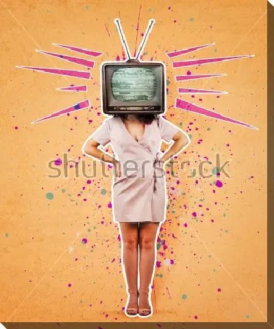 Постер Забавный коллаж с женщиной в домашнем халате и телевизором вместо головы на фоне акварельных брызг