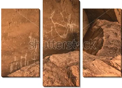 Модульная картина Древние петроглифы на скалах