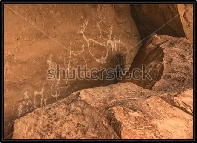 Картина Древние петроглифы на скалах