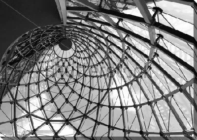 Уходящая ввысь геометрическая перспектива современной архитектуры