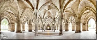 Постер Красивый лабиринт с арочными сводами и колоннами