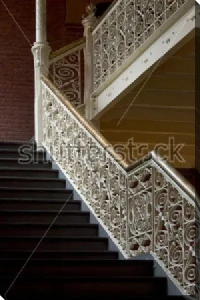 Картина маслом Фрагмент лестницы в стиле арт-деко с роскошными ажурными перилами в Университете Пенсильвании (Филадельфия)