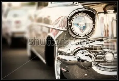 Картина Вид на фары красивого ретро автомобиля