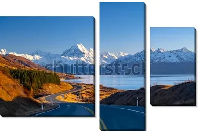 Модульная картина Живописный пейзаж с извилистой дорогой вдоль озера Пукаки  на фоне прекрасных горных вершин в Национальном парке Кука на Южном острове Новой Зеландии