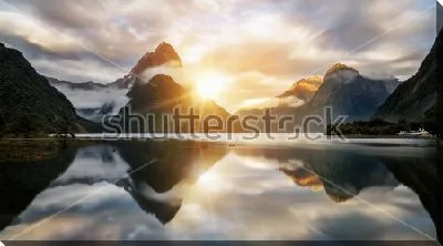 Картина маслом Красивый восход солнца над Пиком Митре в бухте Милфорд Саунд (Новая Зеландия)