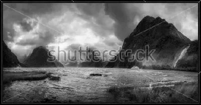 Картина Экстремальные погодные условия в бухте Милфорд-Саунд (Новая Зеландия)