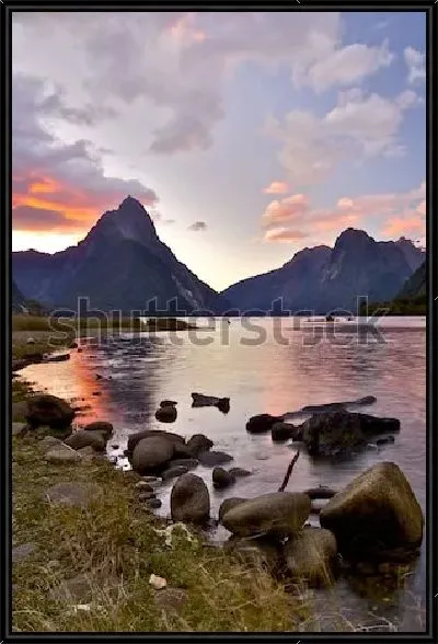 Картина Пейзаж с красивым закатом над пиком Митре в бухте Милфорд-Саунд (Новая Зеландия)