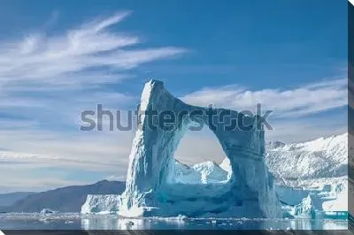 Картина маслом Голубой пейзаж с природной аркой в дрейфующем айсберге на фоне ледника и красивого неба