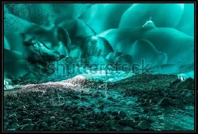 Картина Бирюзовые пещеры ледника Менденхолл на Аляске