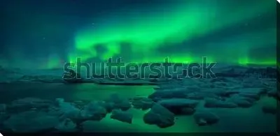 Постер Сине-зелёное северное сияние над Ледниковой лагуной Йокульсарлон (Исландия)