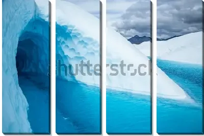 Модульная картина Большой вход в ледяную пещеру на леднике Матануска, затопленный голубой водой (Аляска)