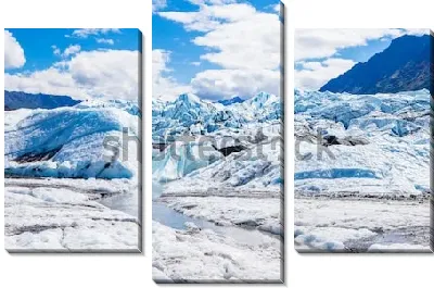Модульная картина Пейзаж с голубыми льдами ледника Матануска на фоне гор и облачного неба (Аляска)