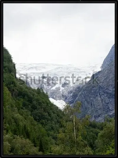 Картина Вид на самый большой ледник Норвегии - Бриксдалсбреен, со стороны лесистой горы