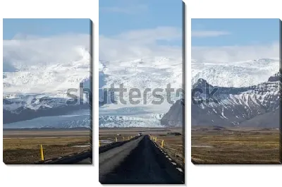 Модульная картина Фантастический пейзаж с дорогой к леднику Ватнайекюдль в солнечный день (Исландия)