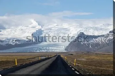 Картина маслом Фантастический пейзаж с дорогой к леднику Ватнайекюдль в солнечный день (Исландия)