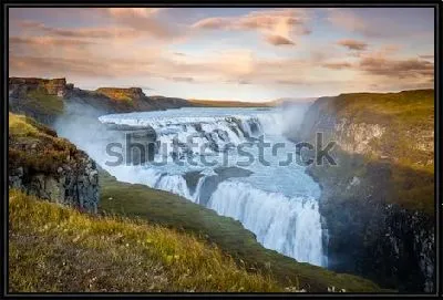 Картина Вечернее небо над водопадом Гюдльфосс в Исландии