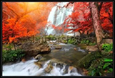 Картина Фантастический осенний пейзаж с водопадом Клонг Лан в тропическом лесу (Таиланд)