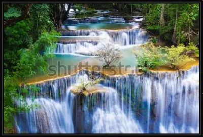 Картина Великолепный каскадный водопад Хуай Мае Камин среди тропического леса в Национальном парке Куин Шринакариндра (Таиланд)