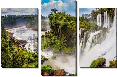 Модульная картина Сказочный вид на знаменитые водопады Игуасу в горных лесах Национального парка на границе Бразилии и Аргентины