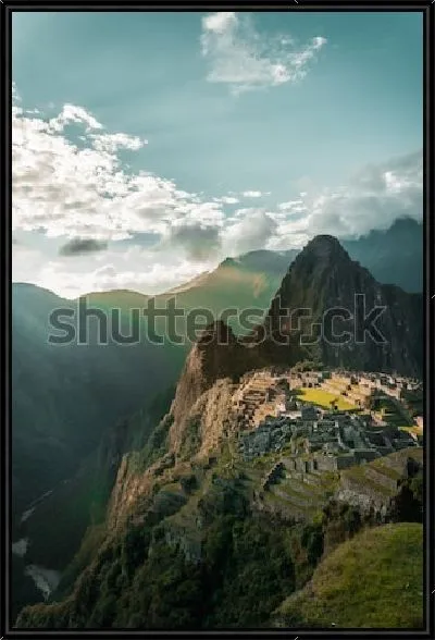 Картина Фантастический горный пейзаж с видом на древний город инков Мачу-Пикчу (Перу)