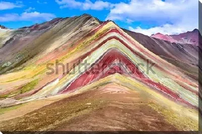 Удивительные радужные гора Виникунка в Перу
