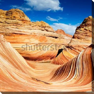 Удивительные скалы в форме волн в Национальном парке Гранд-Каньон (США, штат Аризона)